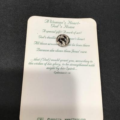 Pin / brooch A woman’s heart gods home