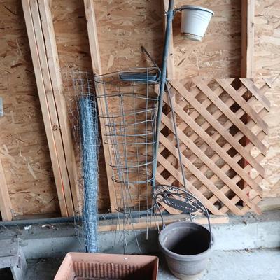 Garden Utility Lot – Plastic net Fencing, Tomato Cages, Planters & Supports Flowerpots