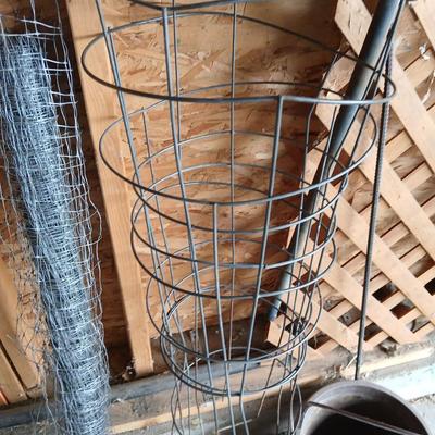 Garden Utility Lot – Plastic net Fencing, Tomato Cages, Planters & Supports Flowerpots