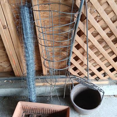 Garden Utility Lot – Plastic net Fencing, Tomato Cages, Planters & Supports Flowerpots