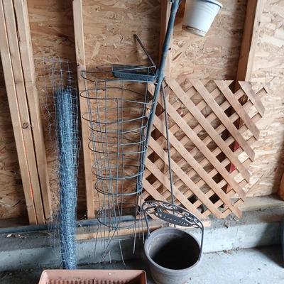 Garden Utility Lot – Plastic net Fencing, Tomato Cages, Planters & Supports Flowerpots