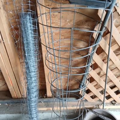 Garden Utility Lot – Plastic net Fencing, Tomato Cages, Planters & Supports Flowerpots