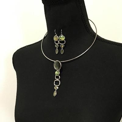 Beautiful Lia, Sophia, caller drop dangle necklace with matching earrings set