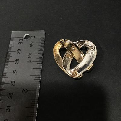 Very nice gold and silver toned heart brooch