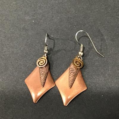 Copper tone vintage dangle earrings