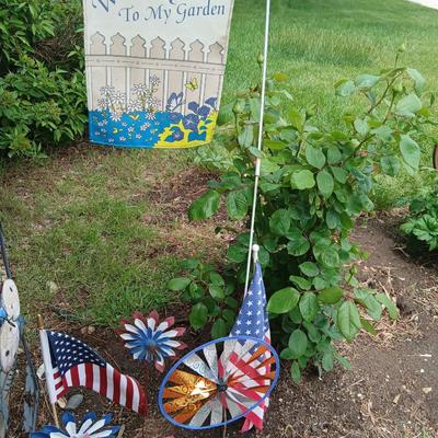 Patriotic Garden Décor Lot – Welcome Flag, Pinwheels & Americana Accents