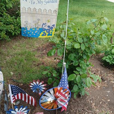 Patriotic Garden Décor Lot – Welcome Flag, Pinwheels & Americana Accents