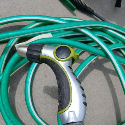 Garden Watering Lot – GroundWork Pump Sprayer & Garden Hose with Nozzle