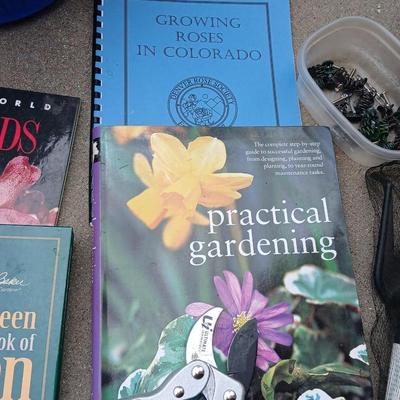 Gardener’s Lot – Tools, Books & More