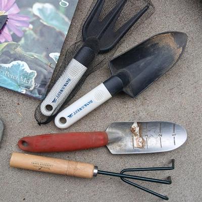 Gardener’s Lot – Tools, Books & More