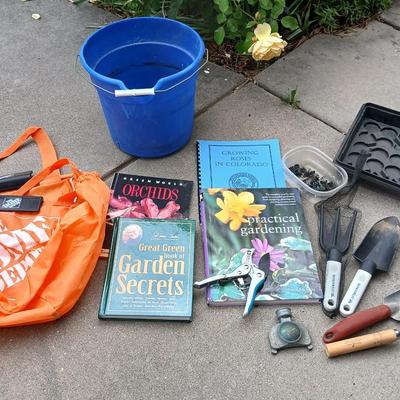 Gardener’s Lot – Tools, Books & More