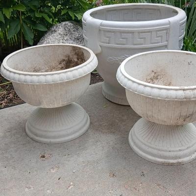 Large Outdoor Planter Lot – 10-Piece Assortment