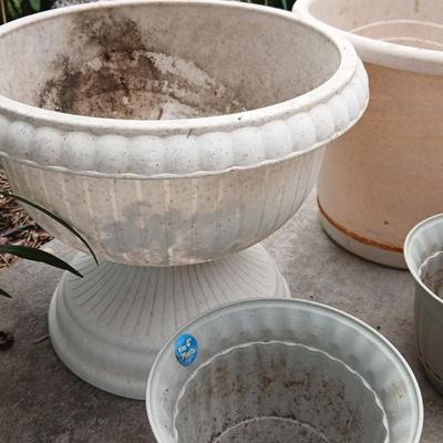 Large Outdoor Planter Lot – 10-Piece Assortment