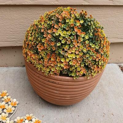 Decorative Garden Decor Lot – Faux Florals & Daisy Light