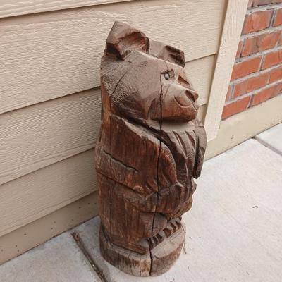 Chainsaw Carved Wood Bear Statue – Rustic Lodge Décor