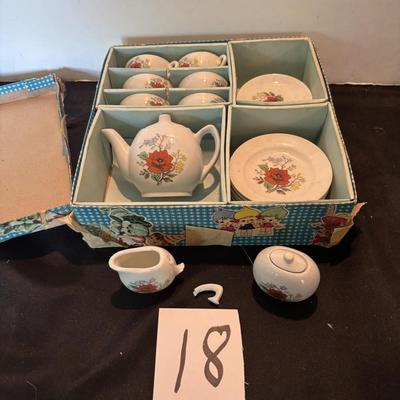 Vintage Children’s Dish Set