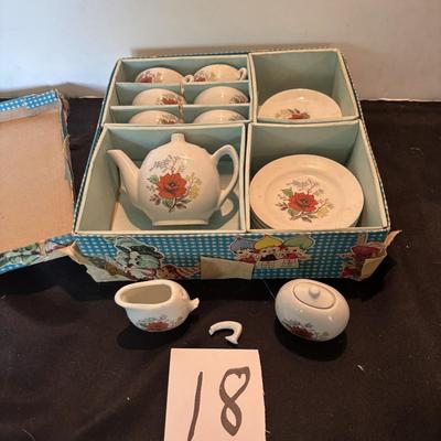 Vintage Children’s Dish Set