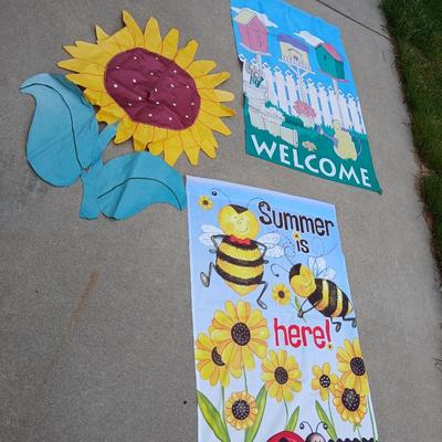 Lot of 3 Bright Garden Flags – Sunflower, Welcome, & Summer Bees