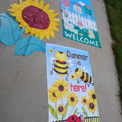 Lot of 3 Bright Garden Flags – Sunflower, Welcome, & Summer Bees