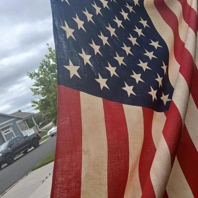 GOD BLESS THE USA!! Lot of 2 American Flags – Vintage & Modern