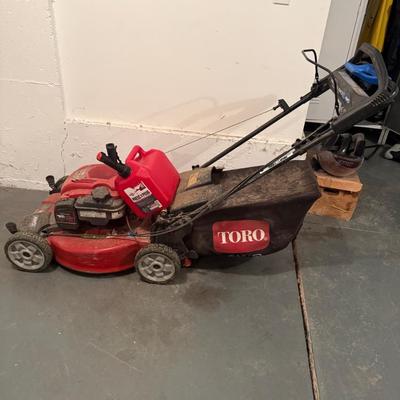 Sale Photo Thumbnail #6: Reliable Toro Recycler 22" Self-Propelled Lawn Mower – a trusted workhorse ready to get the job done. Features include:

22” cutting deck

Rear bagging system (bag included)

Self-propelled for easy maneuvering

3-in-1 capability: mulch, bag, or side 