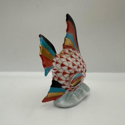 HEREND Handpainted Porcelain Fish Figurine – Red Fishnet Pattern