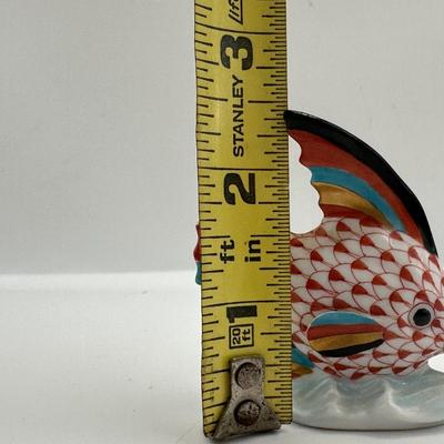 HEREND Handpainted Porcelain Fish Figurine – Red Fishnet Pattern