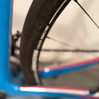 Sale Photo Thumbnail #16: Up for auction is a Specialized Roubaix SL4 carbon fiber endurance road bike, perfect for both casual riders and serious cyclists. This lightweight performance bike is known for its smooth ride, endurance geometry, and vibration-dampening Zertz inserts. T