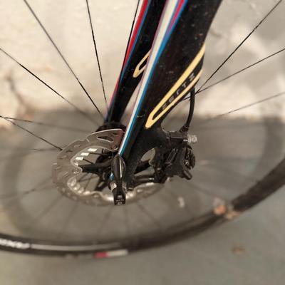 Sale Photo Thumbnail #18: Up for auction is a Specialized Roubaix SL4 carbon fiber endurance road bike, perfect for both casual riders and serious cyclists. This lightweight performance bike is known for its smooth ride, endurance geometry, and vibration-dampening Zertz inserts. T