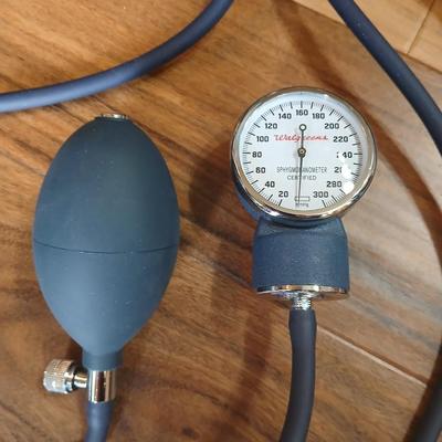 Vital Signs Monitoring Kit – Manual Blood Pressure Cuff, Stethoscope & Pulse Oximeter