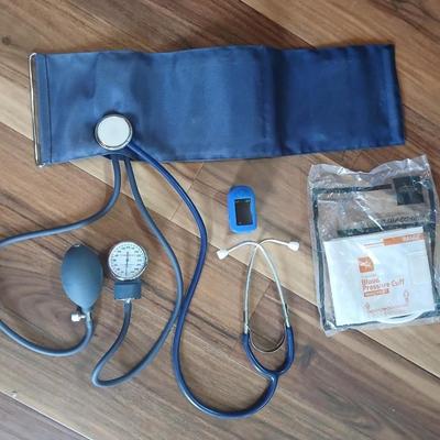 Vital Signs Monitoring Kit – Manual Blood Pressure Cuff, Stethoscope & Pulse Oximeter