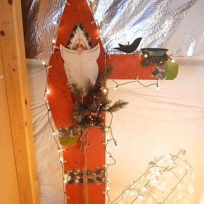 Lighted Outdoor Christmas Décor – Santa & Animated / Moving Reindeer Lot