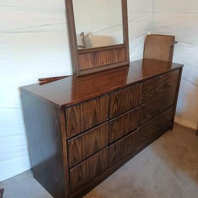 Mid-Century Modern Dresser with Mirror – 9 Drawers