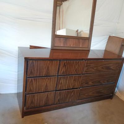 Mid-Century Modern Dresser with Mirror – 9 Drawers