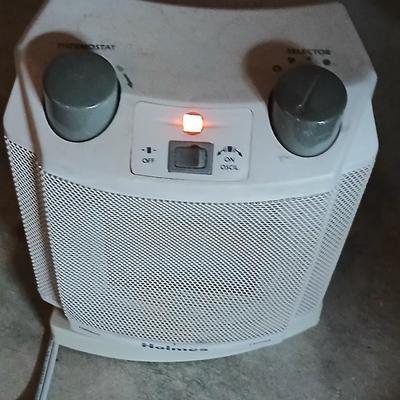 Lot of Two Holmes Space Heaters – Tower oil & Ceramic Models
