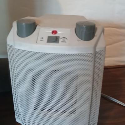 Lot of Two Holmes Space Heaters – Tower oil & Ceramic Models