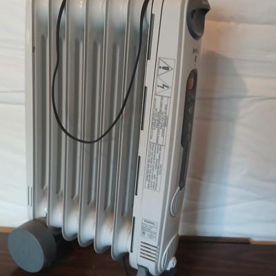 Lot of Two Holmes Space Heaters – Tower oil & Ceramic Models