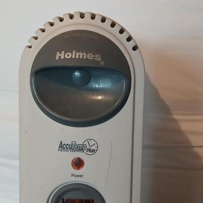 Lot of Two Holmes Space Heaters – Tower oil & Ceramic Models