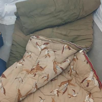 Camping Gear Lot – Sleeping Bags, Air Pump & Rolling Bag
