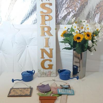 Spring & Garden Porch Decor Lot – Signs, Watering Cans, Faux Flowers
