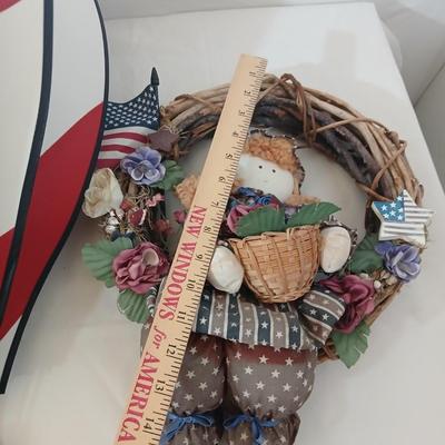 Patriotic Americana Décor Lot – Whirl gig Hot Air Balloon, Wreath, Signs