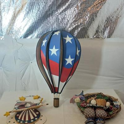 Patriotic Americana Décor Lot – Whirl gig Hot Air Balloon, Wreath, Signs