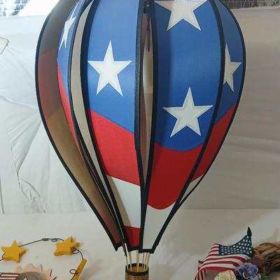 Patriotic Americana Décor Lot – Whirl gig Hot Air Balloon, Wreath, Signs