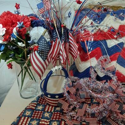 Large Patriotic Americana Décor Lot – Bunting, Garland, Flags & More
