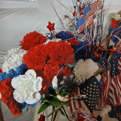 Large Patriotic Americana Décor Lot – Bunting, Garland, Flags & More