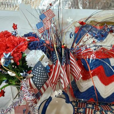 Large Patriotic Americana Décor Lot – Bunting, Garland, Flags & More