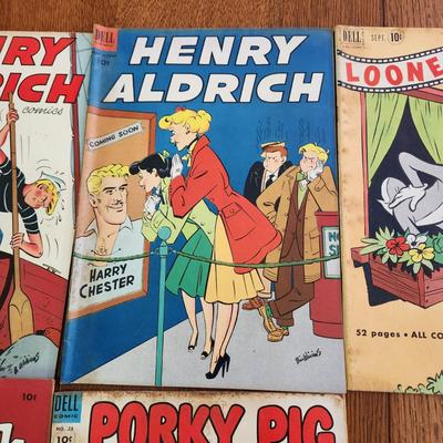 lot of 7 Comic Books Henry Aldrich Looney Tunes Tubby Donald Duck PorkPig Mortie