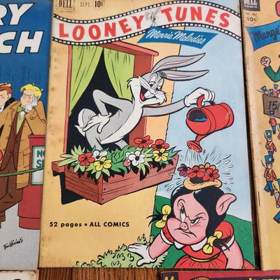 lot of 7 Comic Books Henry Aldrich Looney Tunes Tubby Donald Duck PorkPig Mortie