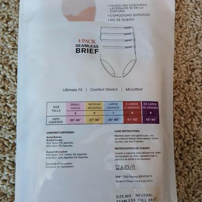 Ellen Tracy Seamless Briefs – Size Medium – Lot of 2 Packs (7 Total) BRAND NEW