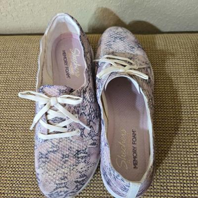 2 Women’s Comfort Sneakers – Dr. Scholl’s & Skechers